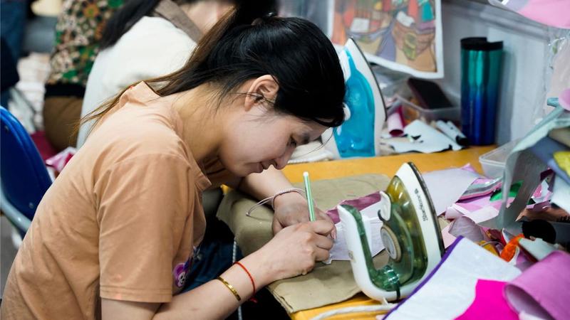 Trang trí áo phông với vải vụn (4)